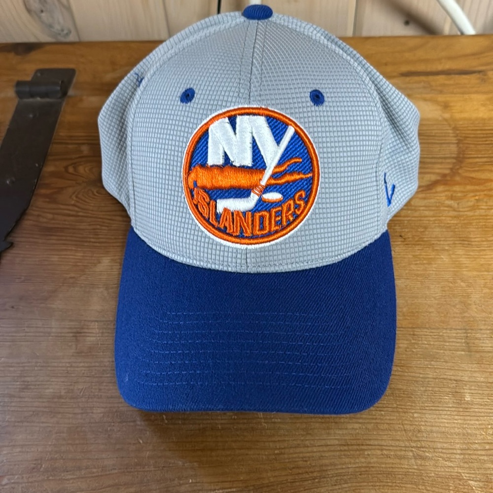 New York Islanders (NHL) fitted baseball hat